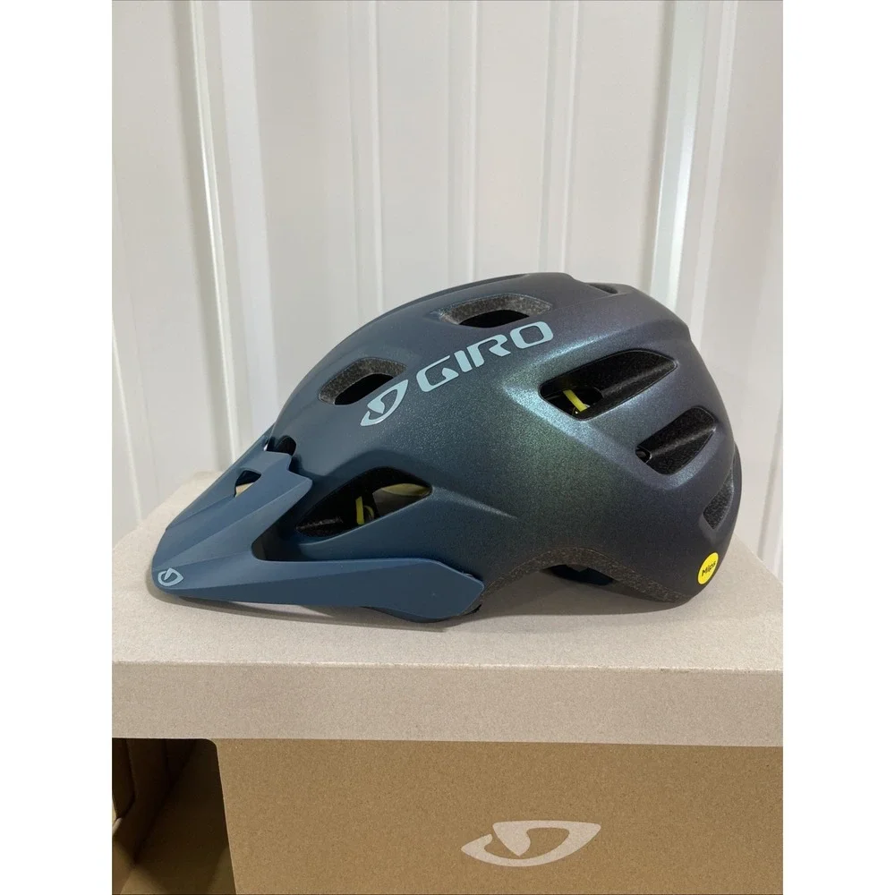 Giro Verce Mips Biking Helmet Womens Universal Blue - New With Box/Small Scratch